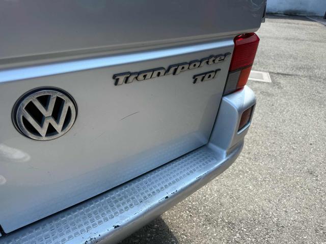 VOLKSWAGEN Transporter Transp. 2.5 TDI/102CV cat Multivan 8 POSTI