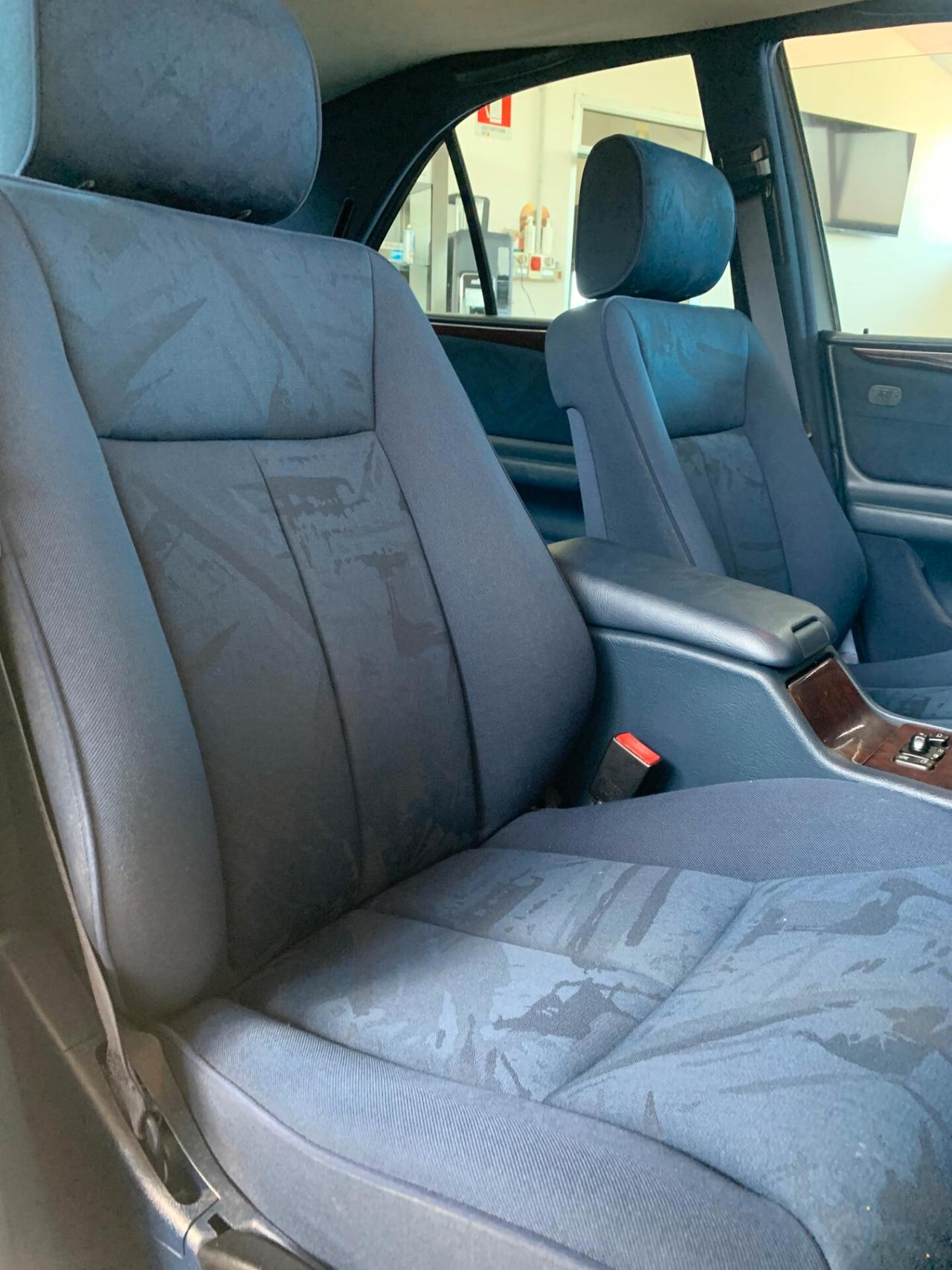 Mercedes-benz E 250 diesel cat Elegance