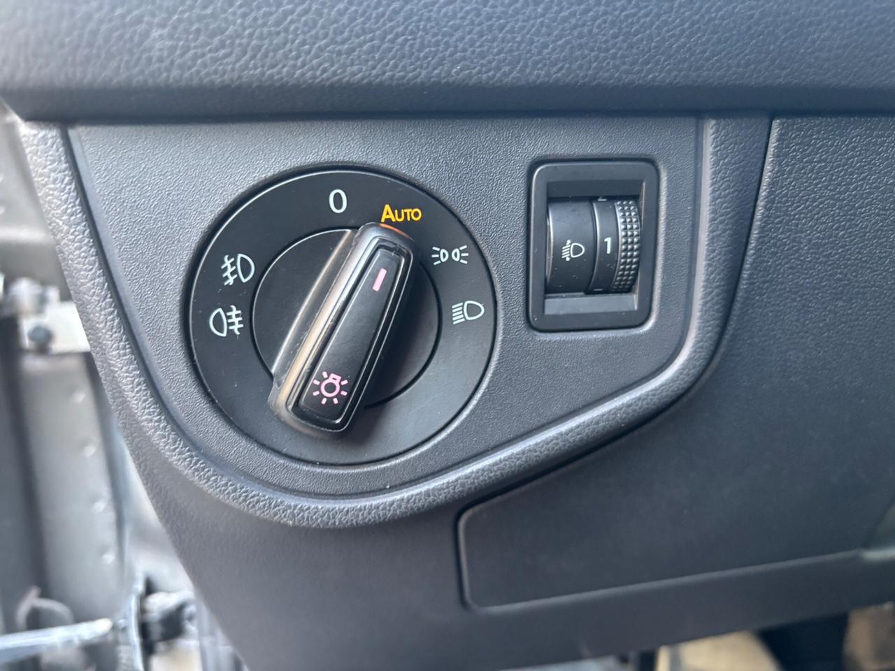 Volkswagen Polo 1.0 5p. R-Line OK NEOPATENTATI