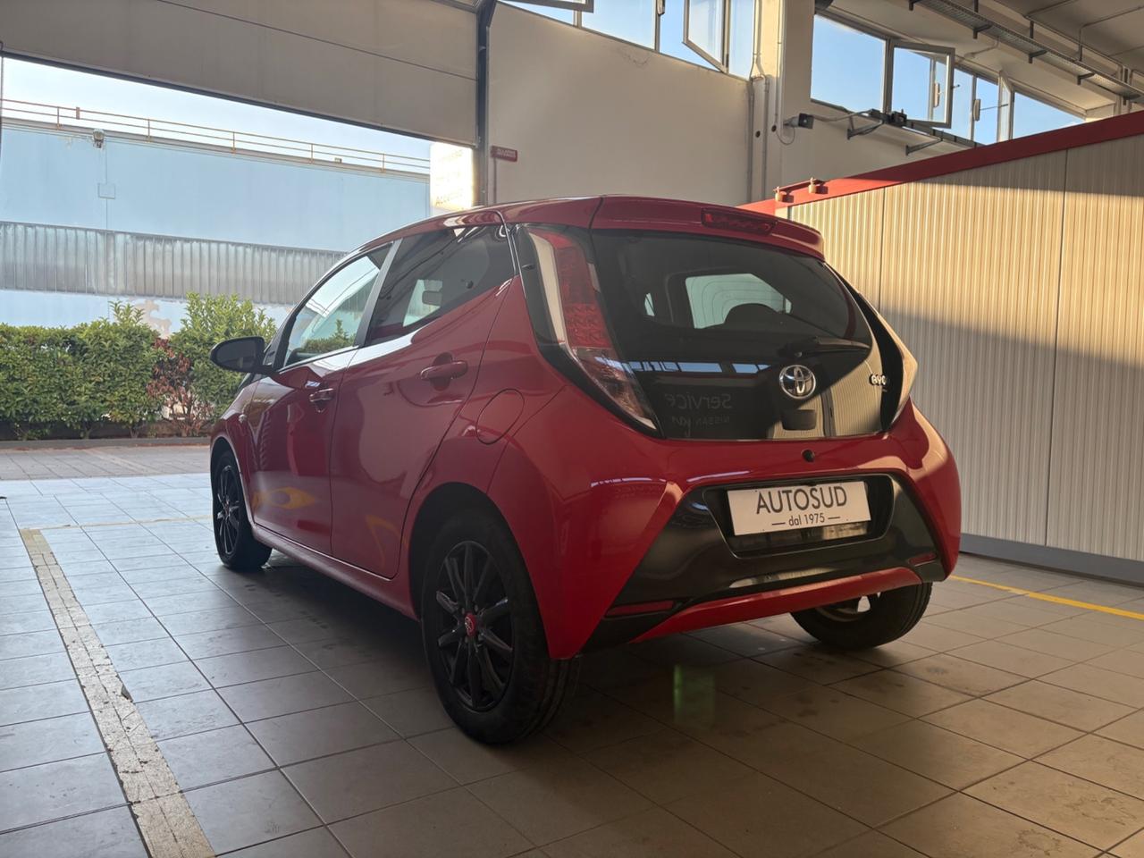 Toyota Aygo 1.0 VVT-i 69 CV 5 porte x-play