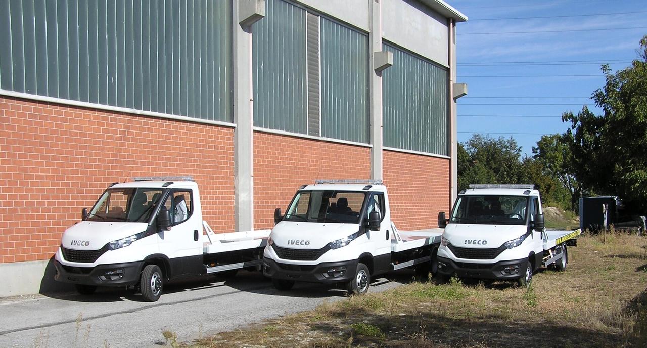 Carro attrezzi IVECO DAILY 35C18 NUOVO anno 2025
