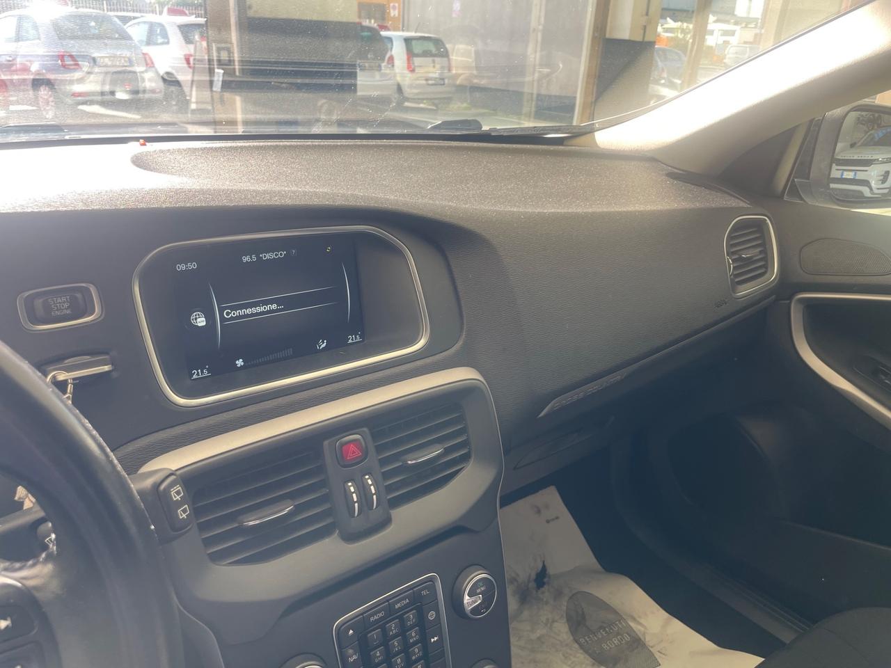 Volvo V40 Cross Country D4 Geartronic Momentum - Nessun vincolo -