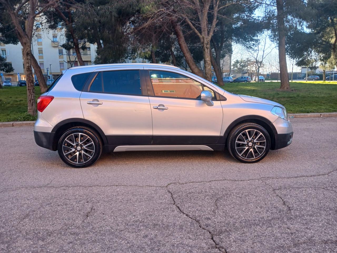 Suzuki S-Cross 1.6 DDiS 4WD All Grip Top