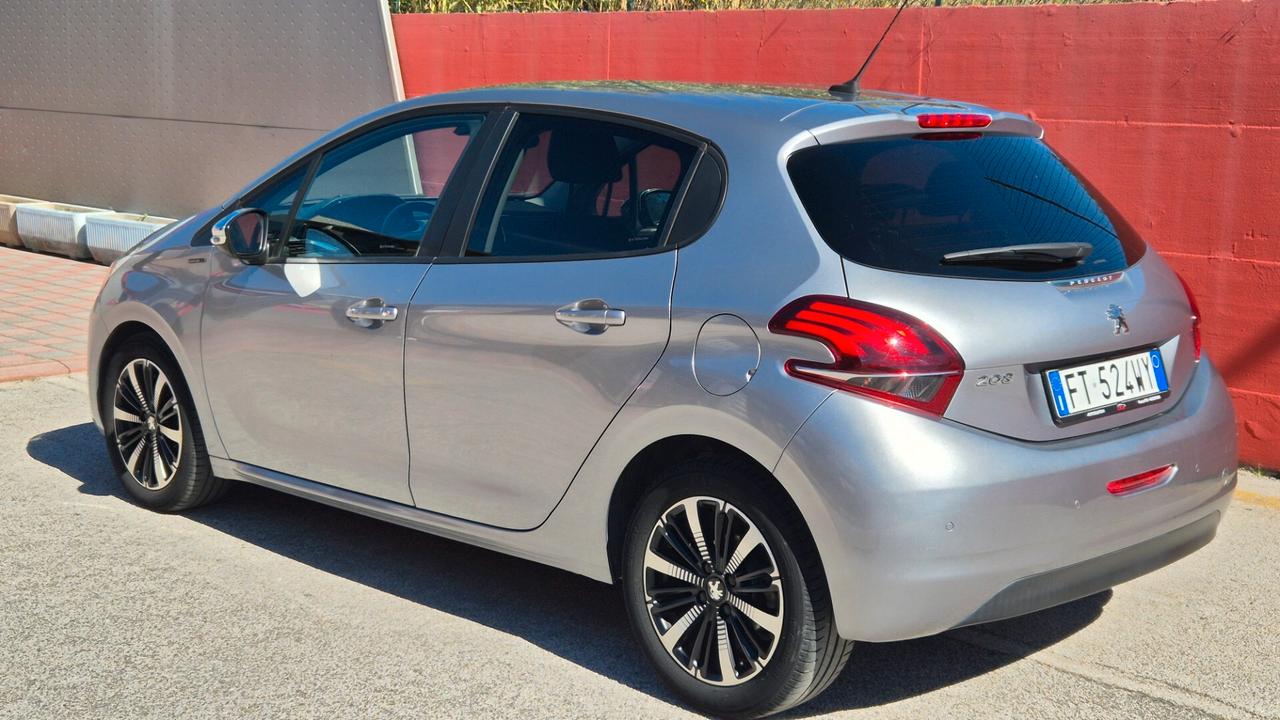 Peugeot 208 BlueHDi 100 S&S 5 porte Signature