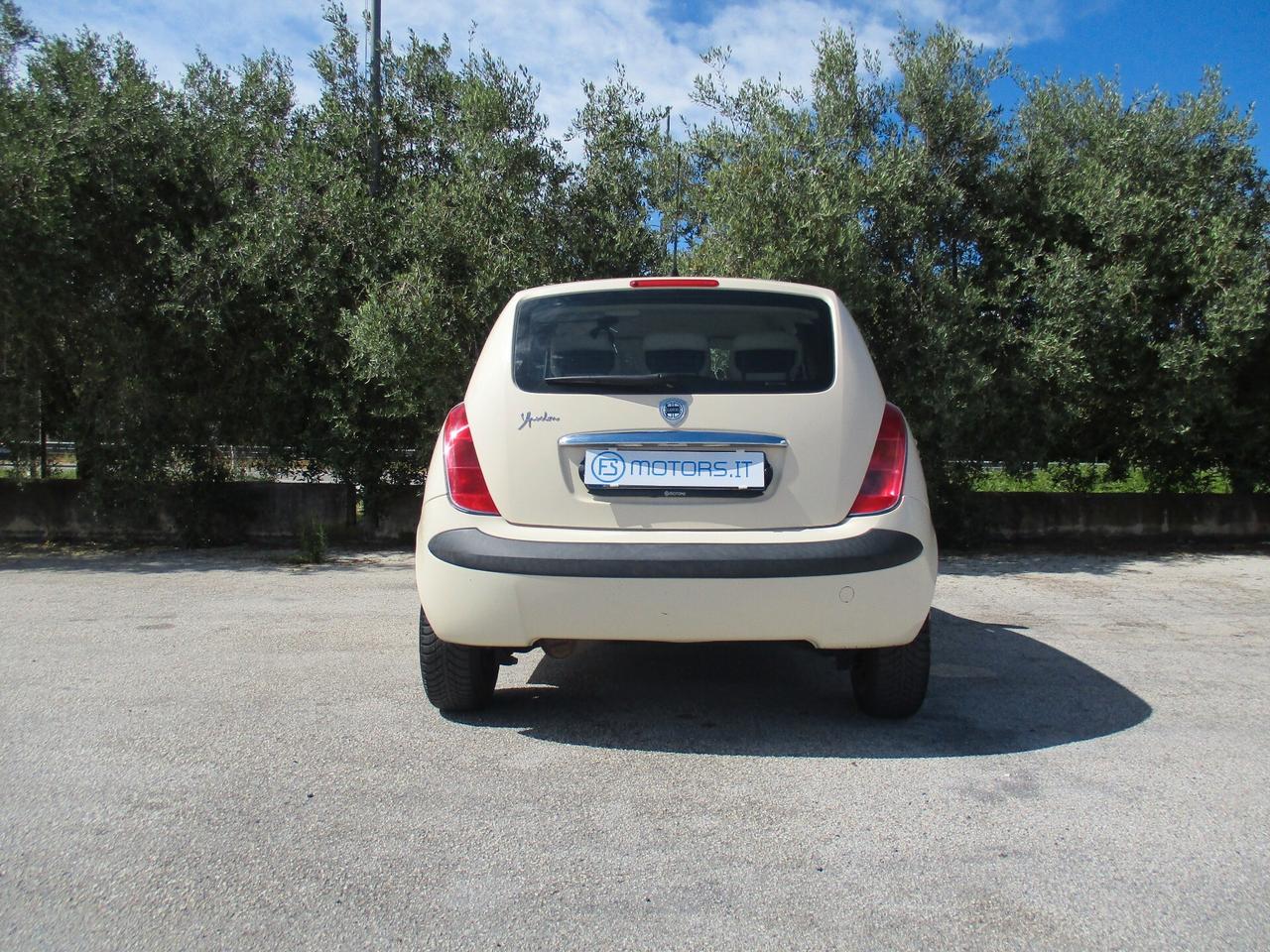 Lancia Ypsilon 1.2 PLATINO