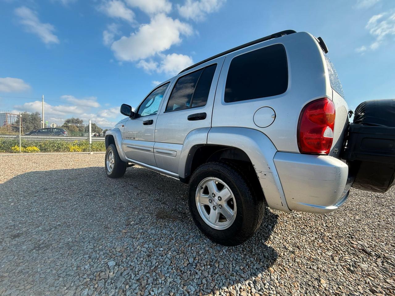 Jeep Cherokee 2.5 CRD Sport