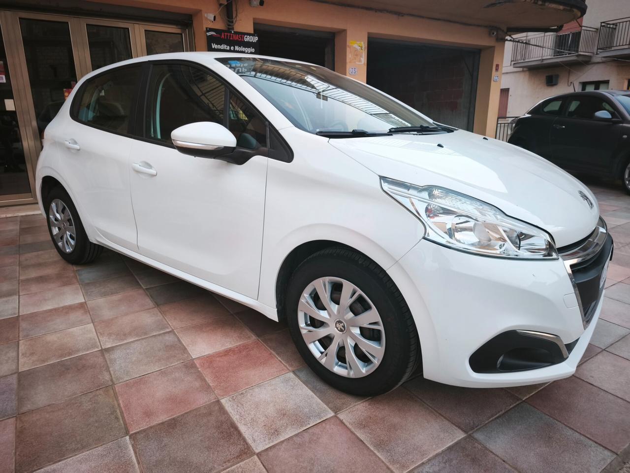 Peugeot 208 HDi 100 CV Van IVA Esposta
