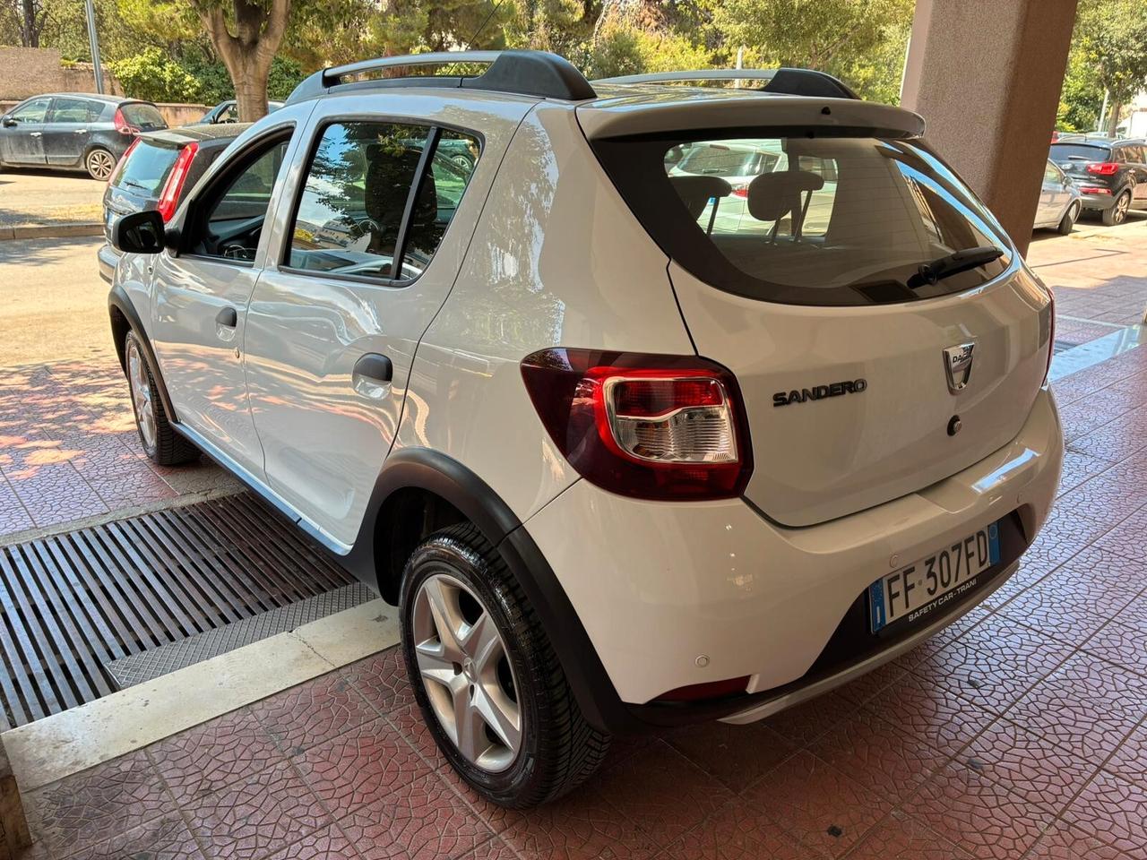 Dacia Sandero Stepway 1.5 dCi90CV perfetta-16