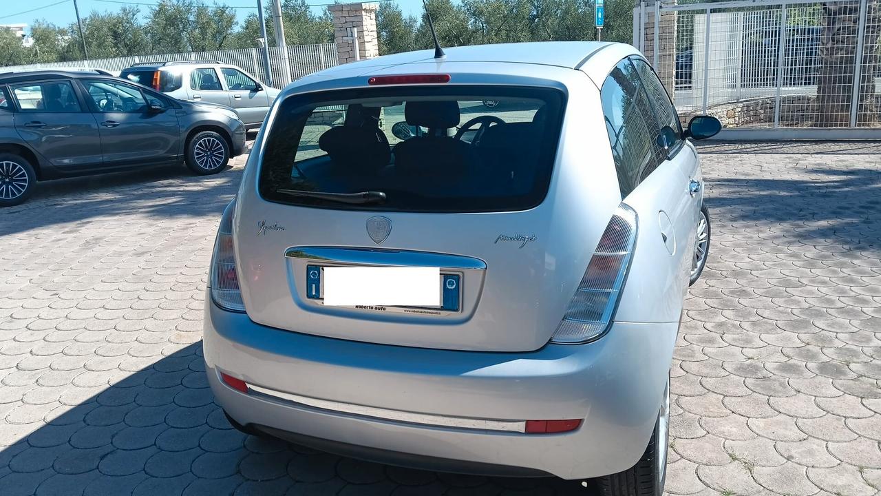 Lancia Ypsilon 1.3 MJT 90 CV Platino