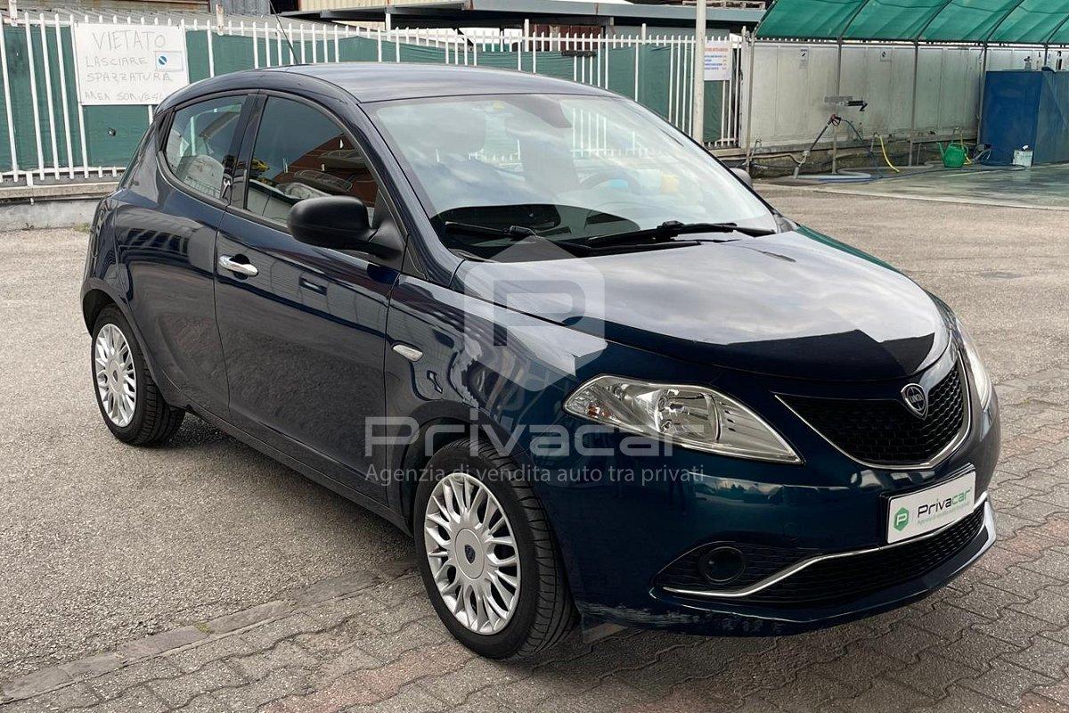LANCIA Ypsilon 1.2 69 CV 5 porte Silver