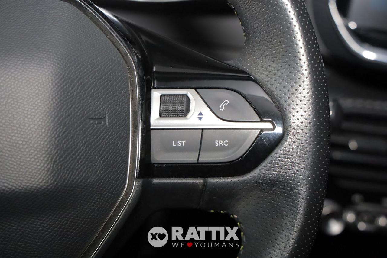 Peugeot e-2008 motore elettrico 100kW GT