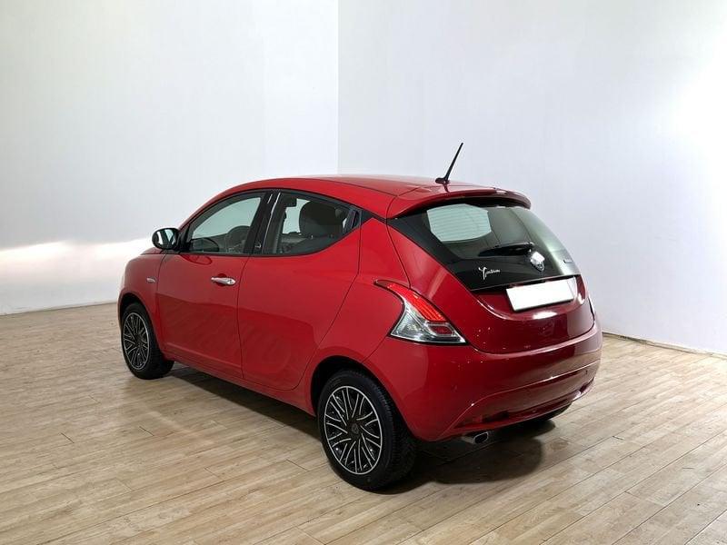 Lancia Ypsilon Ypsilon 1.0 FireFly 5 porte S&S Hybrid Ecochic Silver