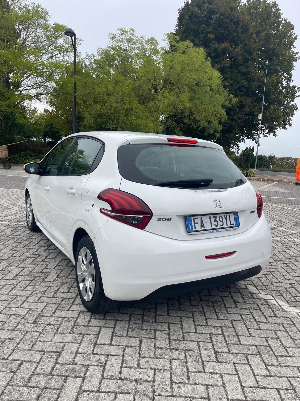 Peugeot 208 BlueHDi 75 5 porte Allure