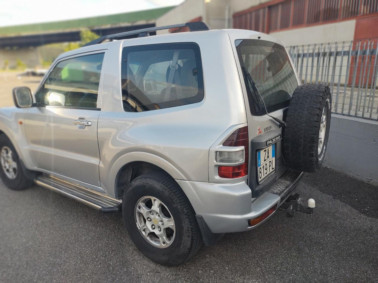 Mitsubishi Pajero 3.2 16V DI-D 3p. GLX gancio traino