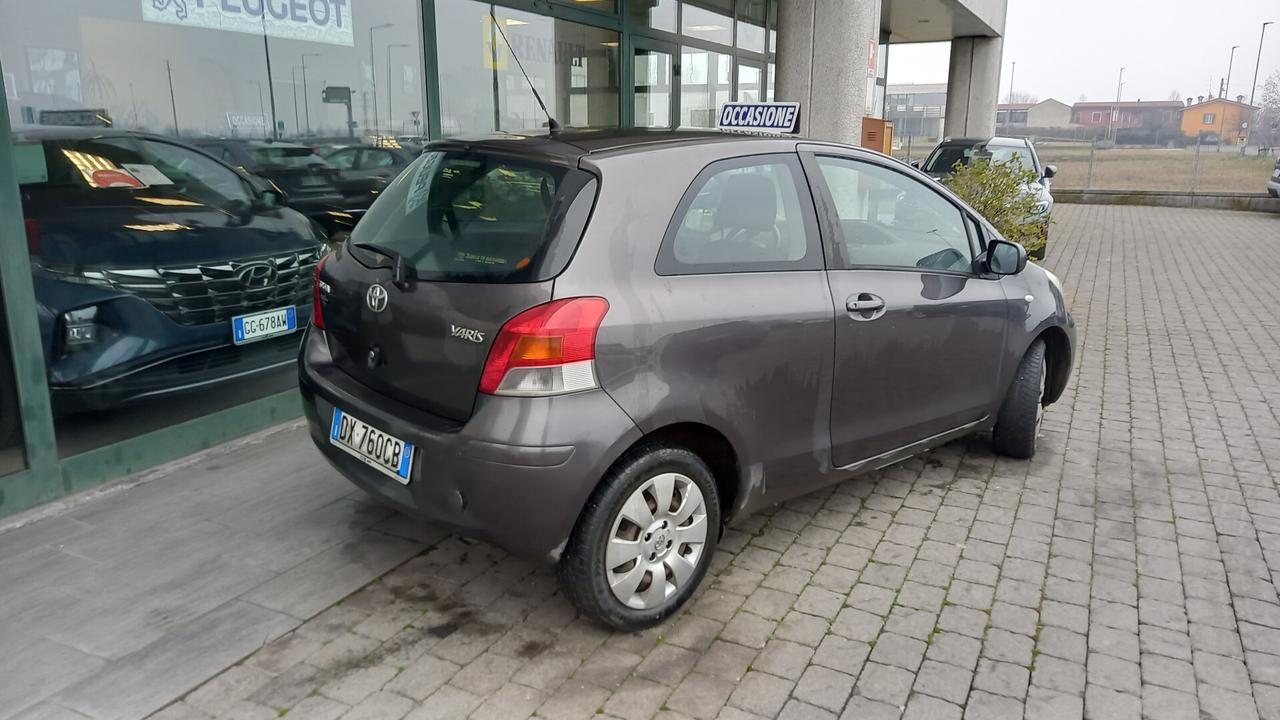 Toyota Yaris 1.0 3 porte Now