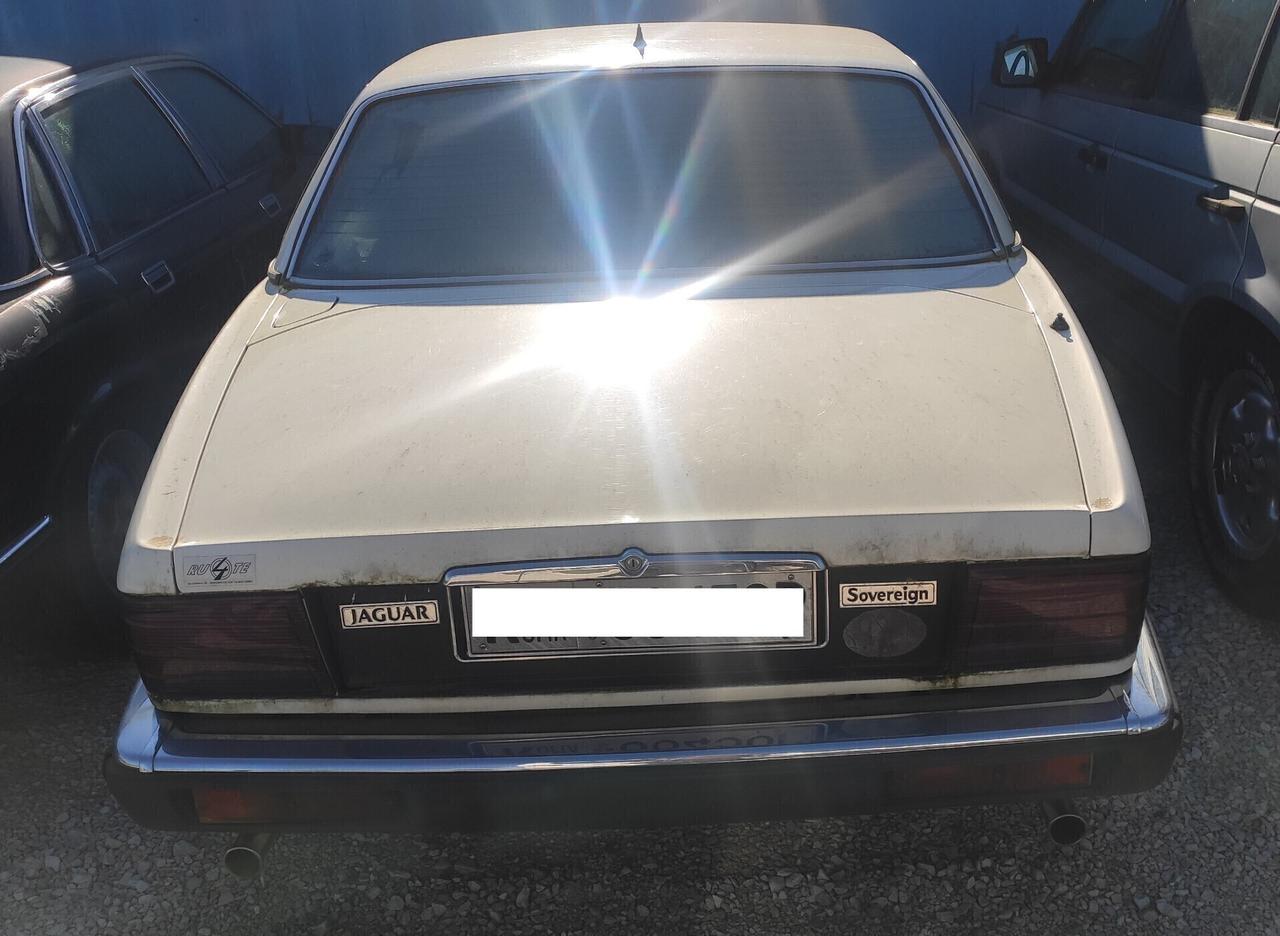 2 Jaguar d'Euro 2.500,00