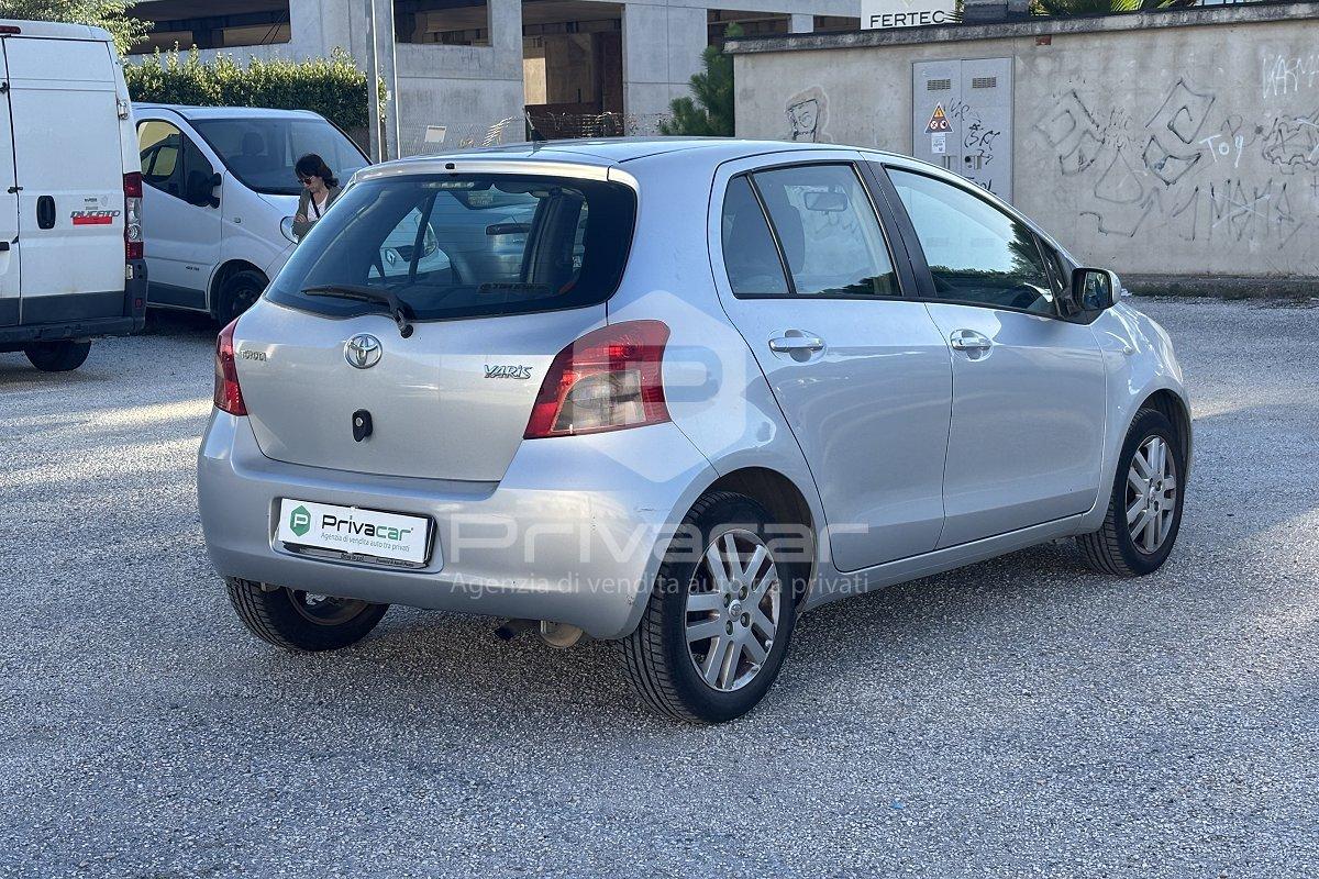 TOYOTA Yaris 1.0 5 porte