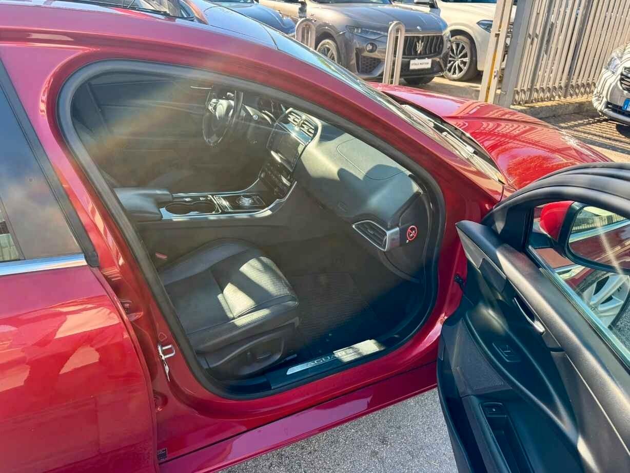 JAGUAR XE 2.0 D aut. Portfolio 180 CV