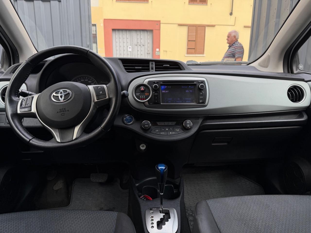 Toyota Yaris 1.5 Hybrid Neopatentati Euro 5