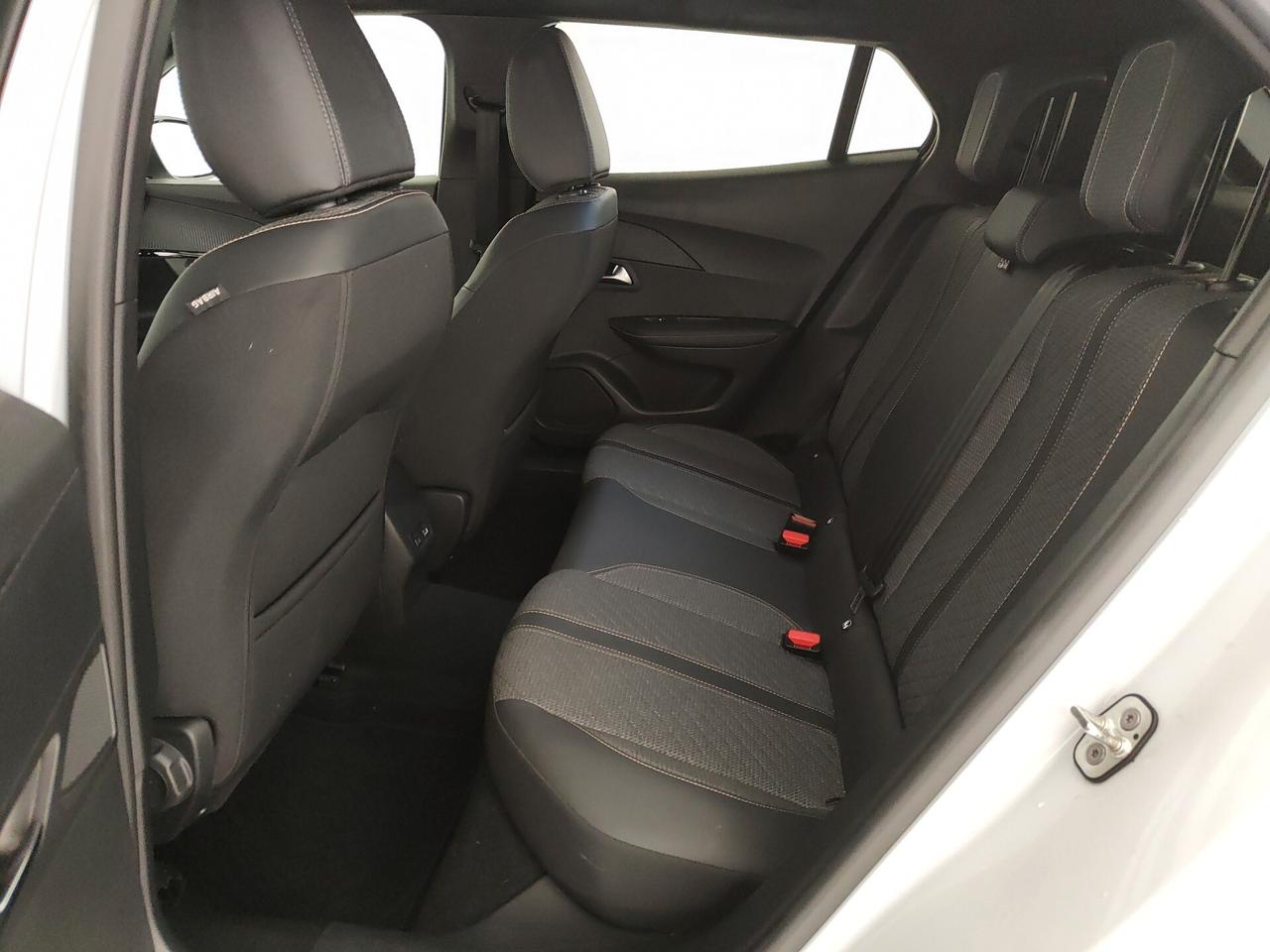 Peugeot 2008 PureTech 130 S&S EAT8 Allure