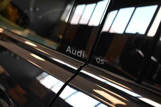AUDI Q5 E-HYBRID QUAT.300CV S-TR.S-LINE RADAR 20"SCONTO20%