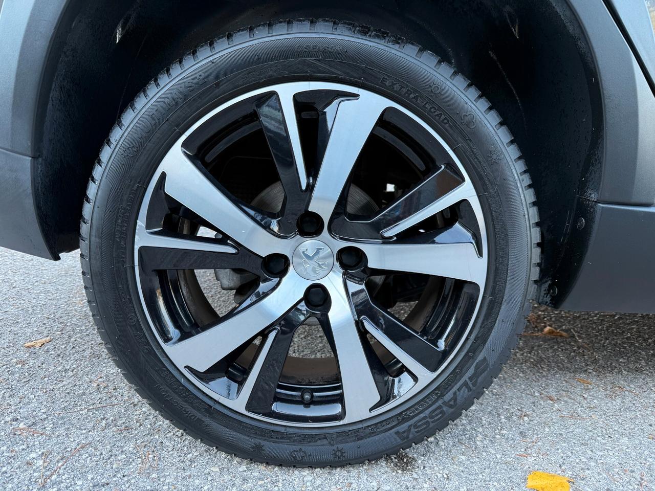" UNA CHICCA " Peugeot 2008 Pure Turbo GT Line