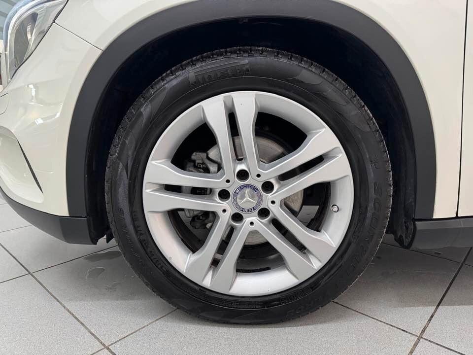 Mercedes-benz GLA 180 d Automatic Enduro 110/CV con TETTO