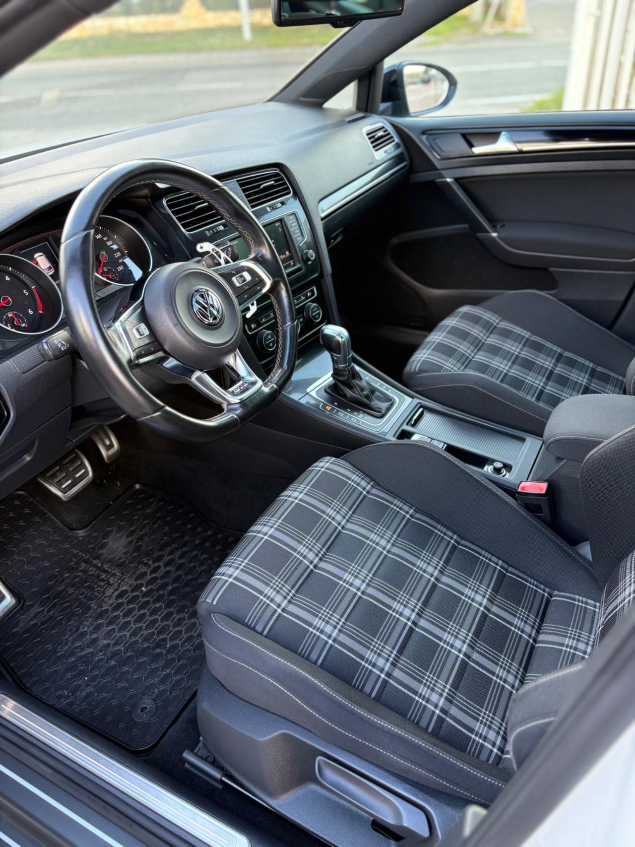 Volkswagen Golf GTD 2.0 TDI DSG 5p.