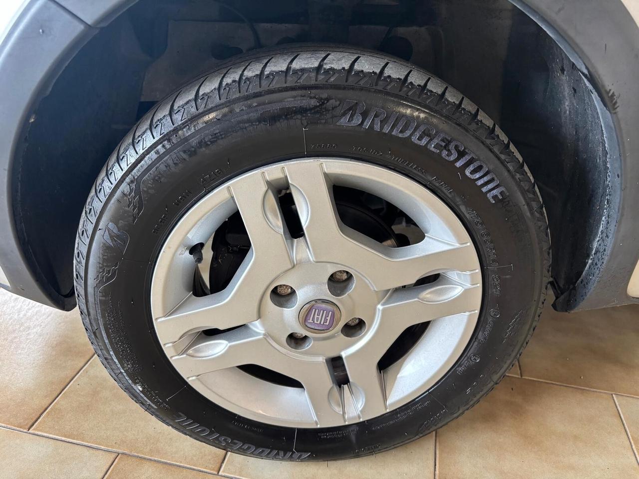 FIAT PANDA ANNO 2010 BZ METANO ADATTA NEOPATENTATI KM 246 MILS