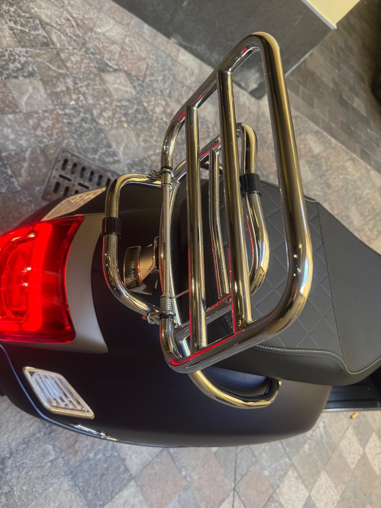 Piaggio Vespa 300 GTS SUPER TECH