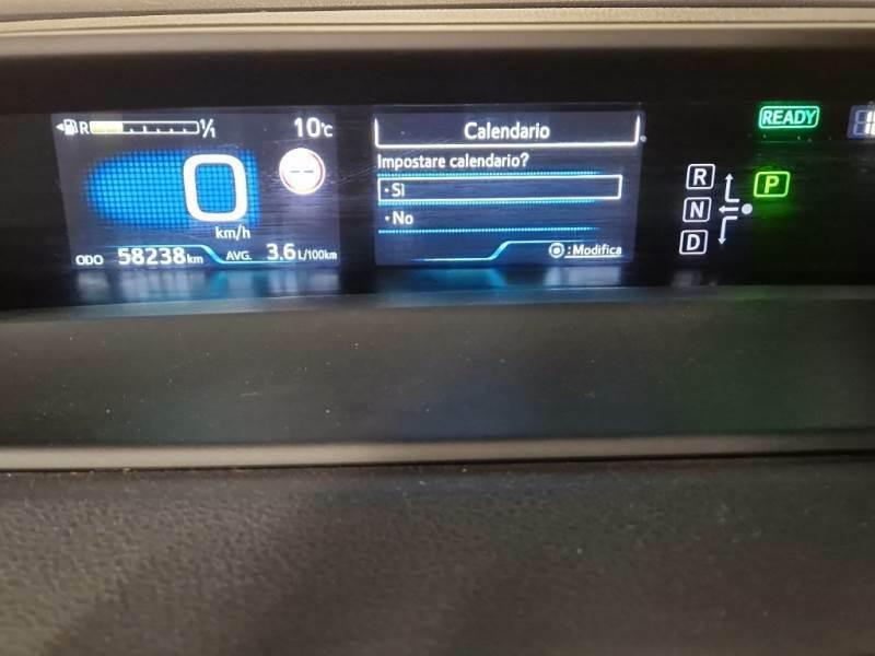 TOYOTA PRIUS PLUG-IN HYBRID 5 PORTE BERLINA