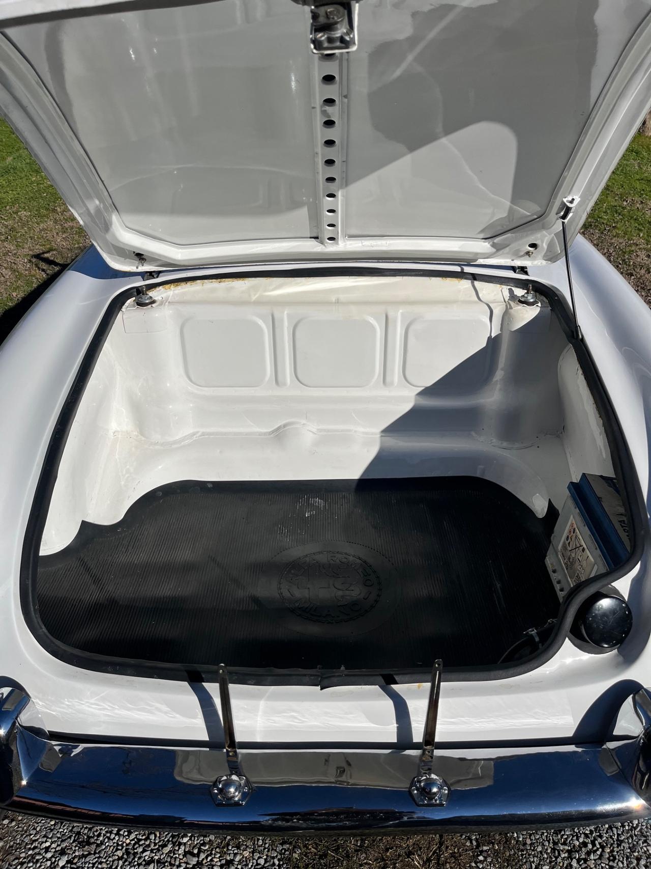 Alfa Romeo Giulia Spider