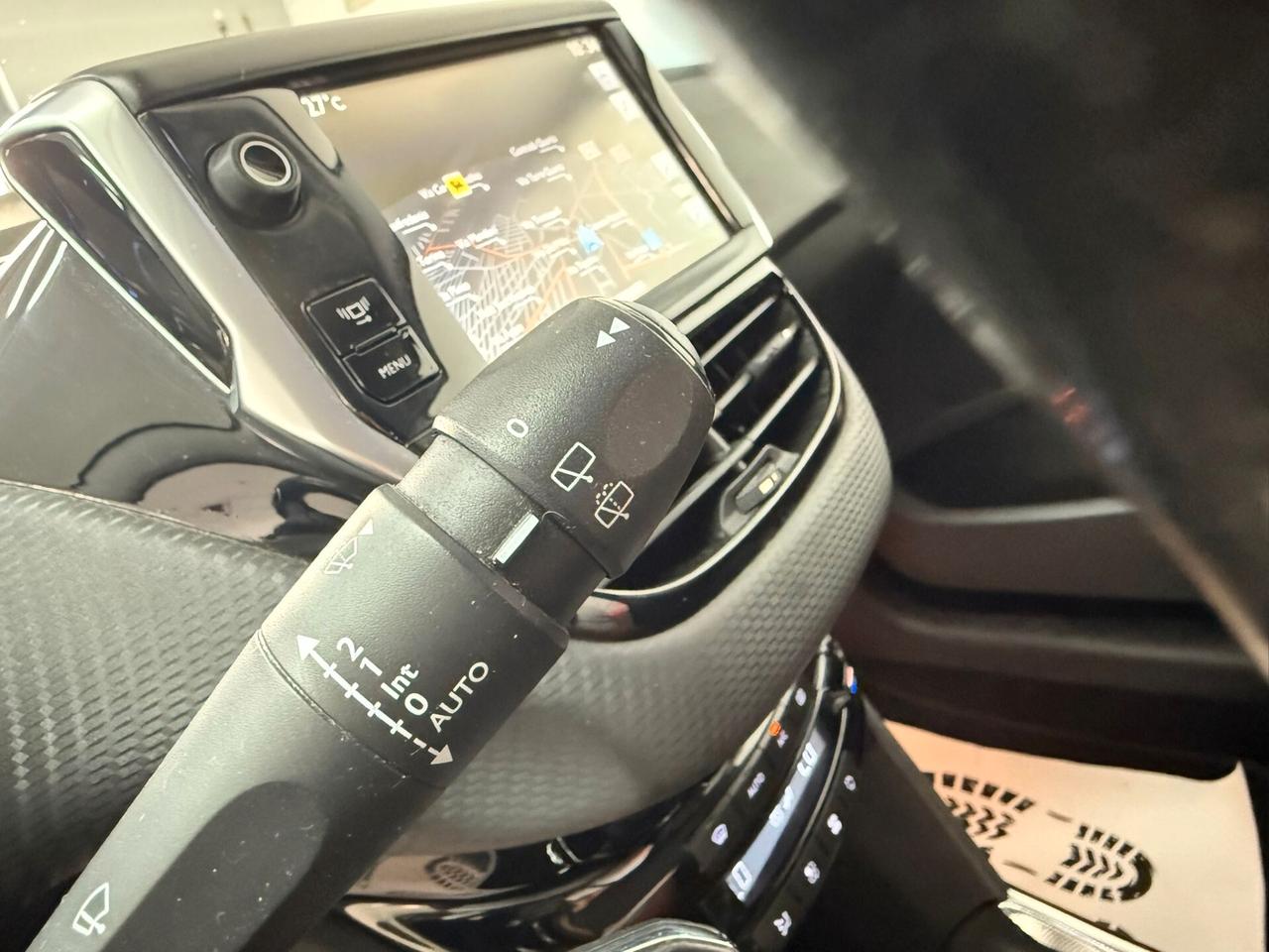 Peugeot 2008 1.6 e-HDi 115 CV Stop&Start Allure