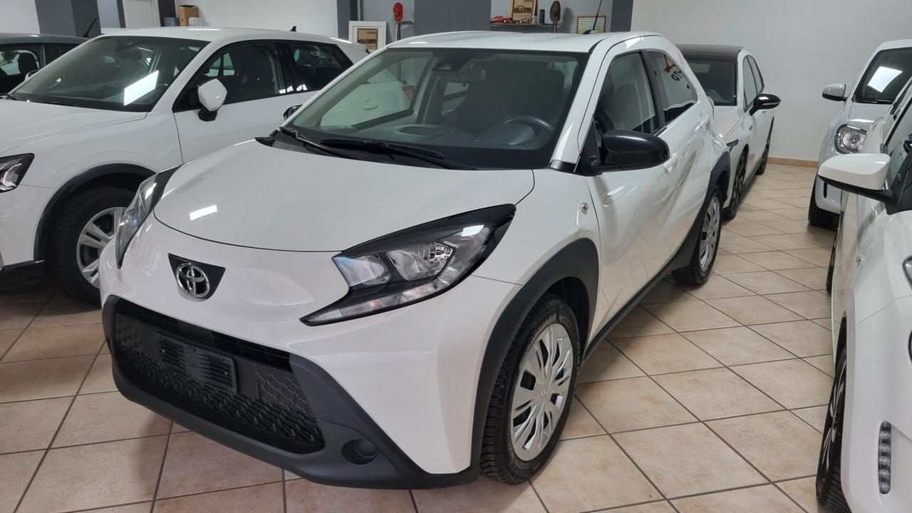 Toyota Aygo Connect 1.0 VVT-i 72 CV 5 porte x-play