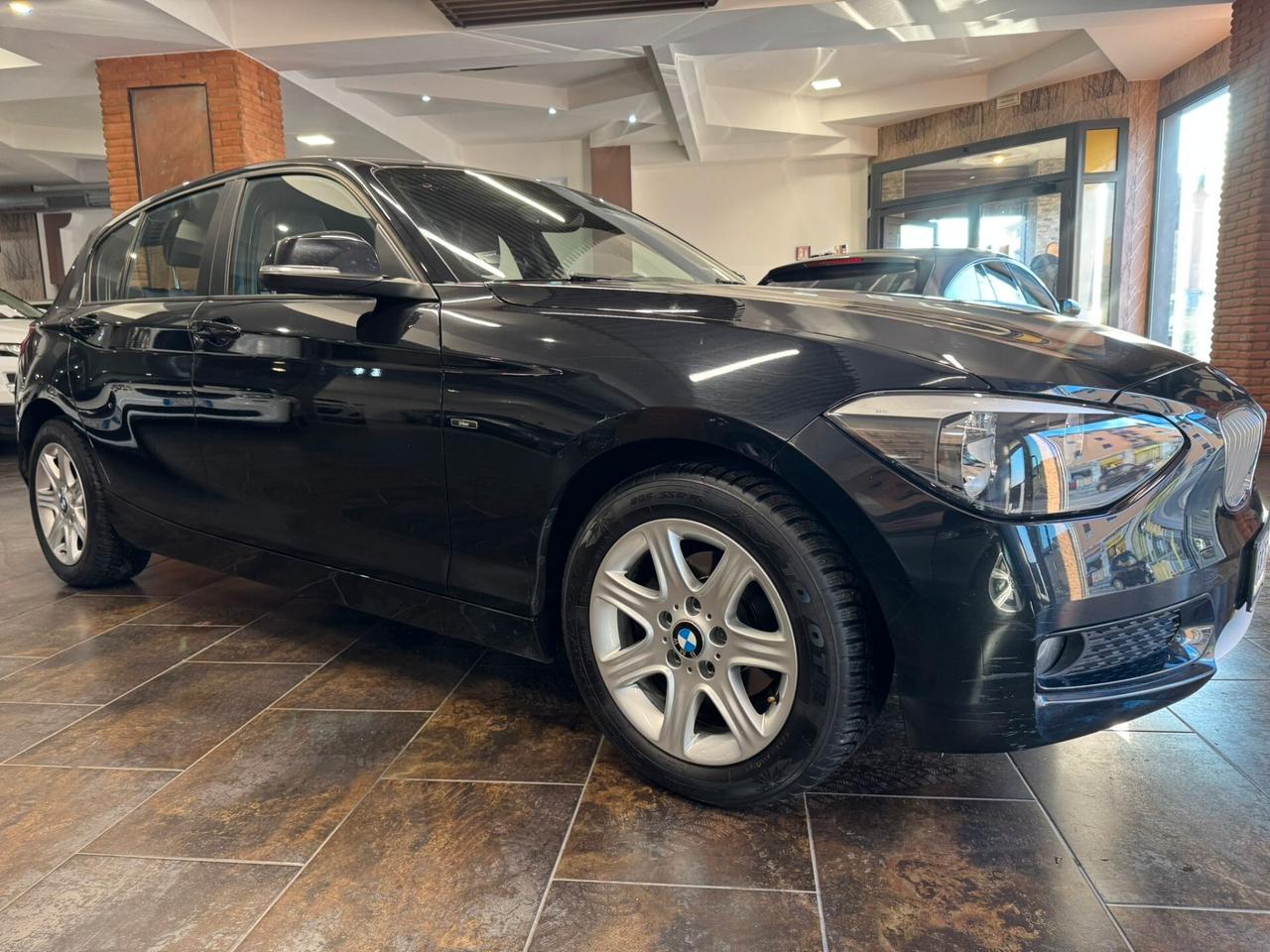 Bmw 118 118d 5p. Urban