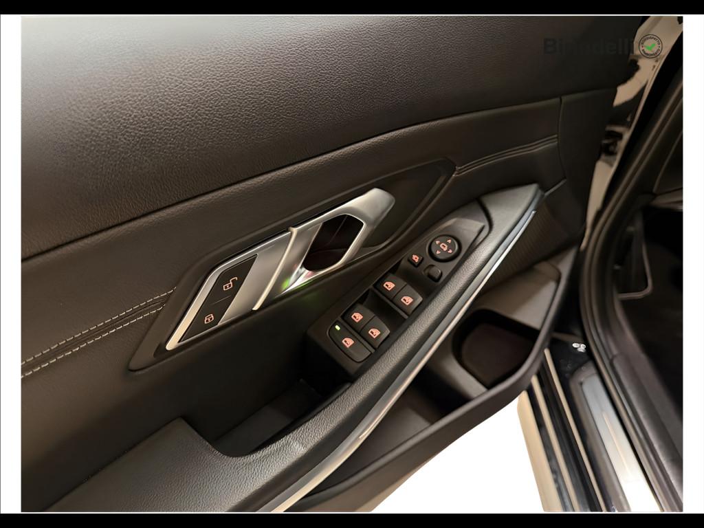 BMW Serie 3(G20/1-80/1) - 320d Luxury