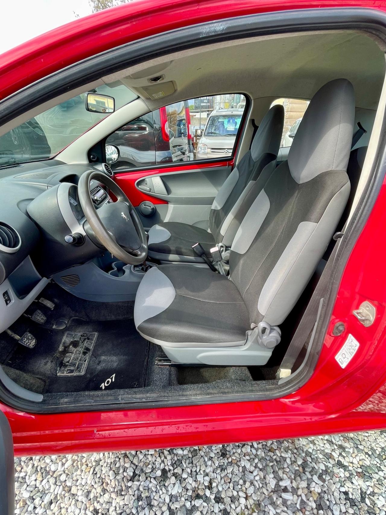 Peugeot 107 1.0 68CV 3p. Plaisir