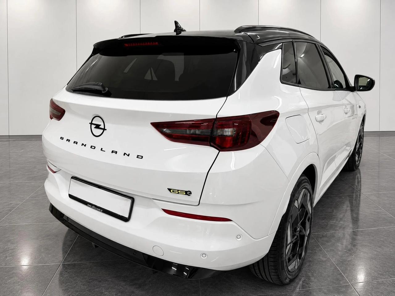 Opel Grandland 1.6 Plug-in Hybrid 300 CV GSe