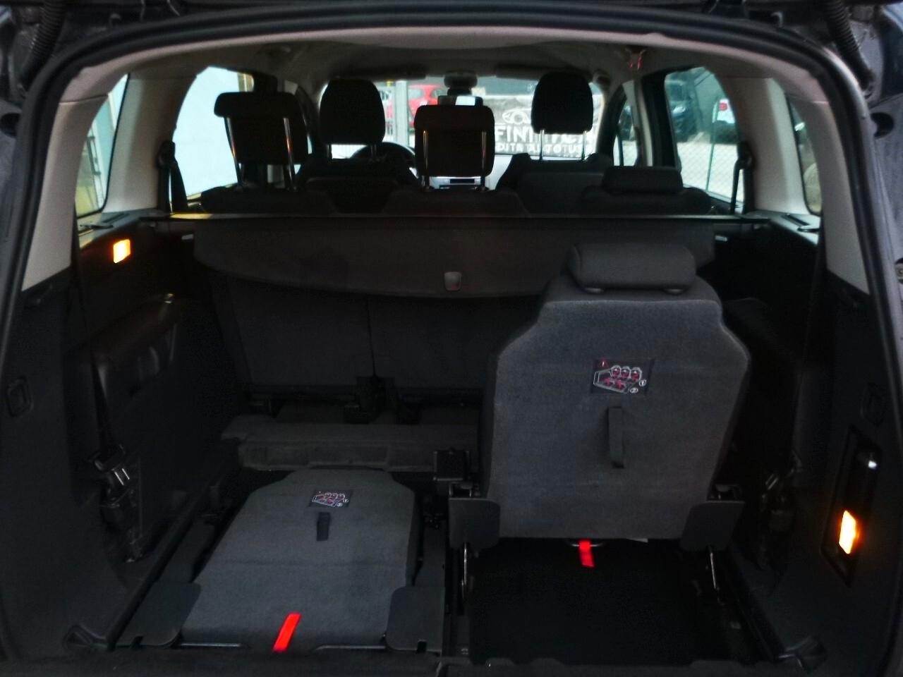 Peugeot 5008 1.6 e-HDi 112CV Stop&Start cambio robotizzato Féline