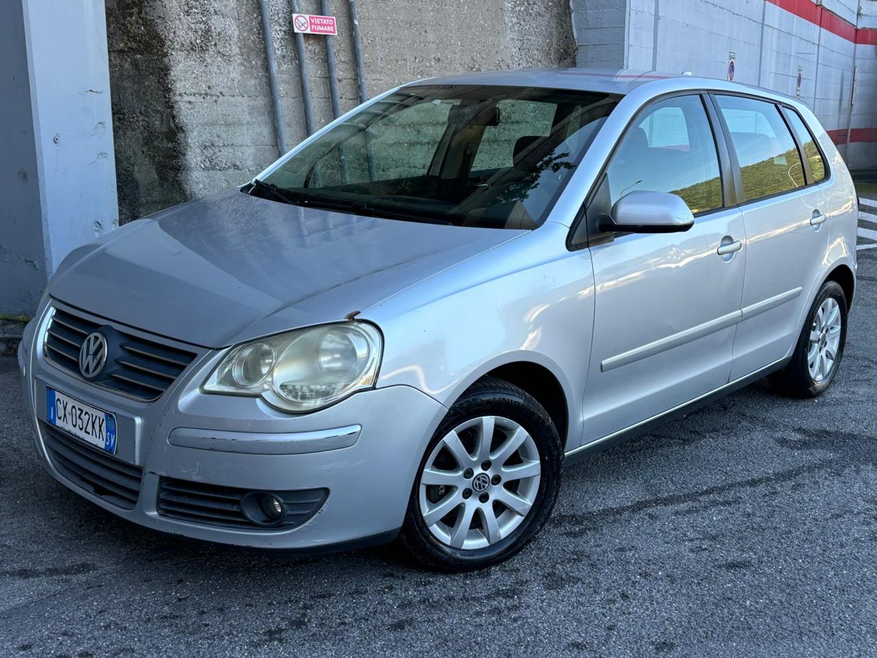 Volkswagen Polo 1.4/75CV 16V 5p. Sportline