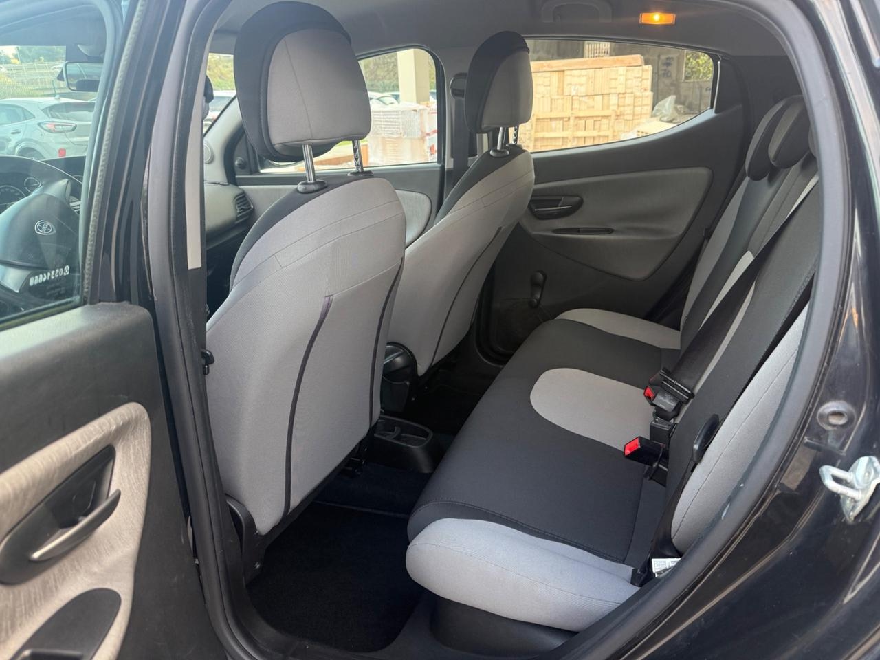 Lancia Ypsilon 1.2 69 CV 5 porte Platinum