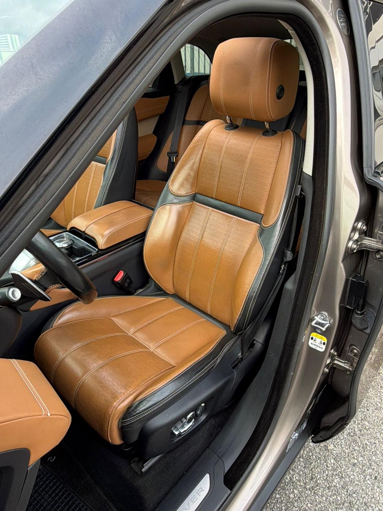 Land Rover Range Velar 3.0 V6 SD6 300 CV First Edition