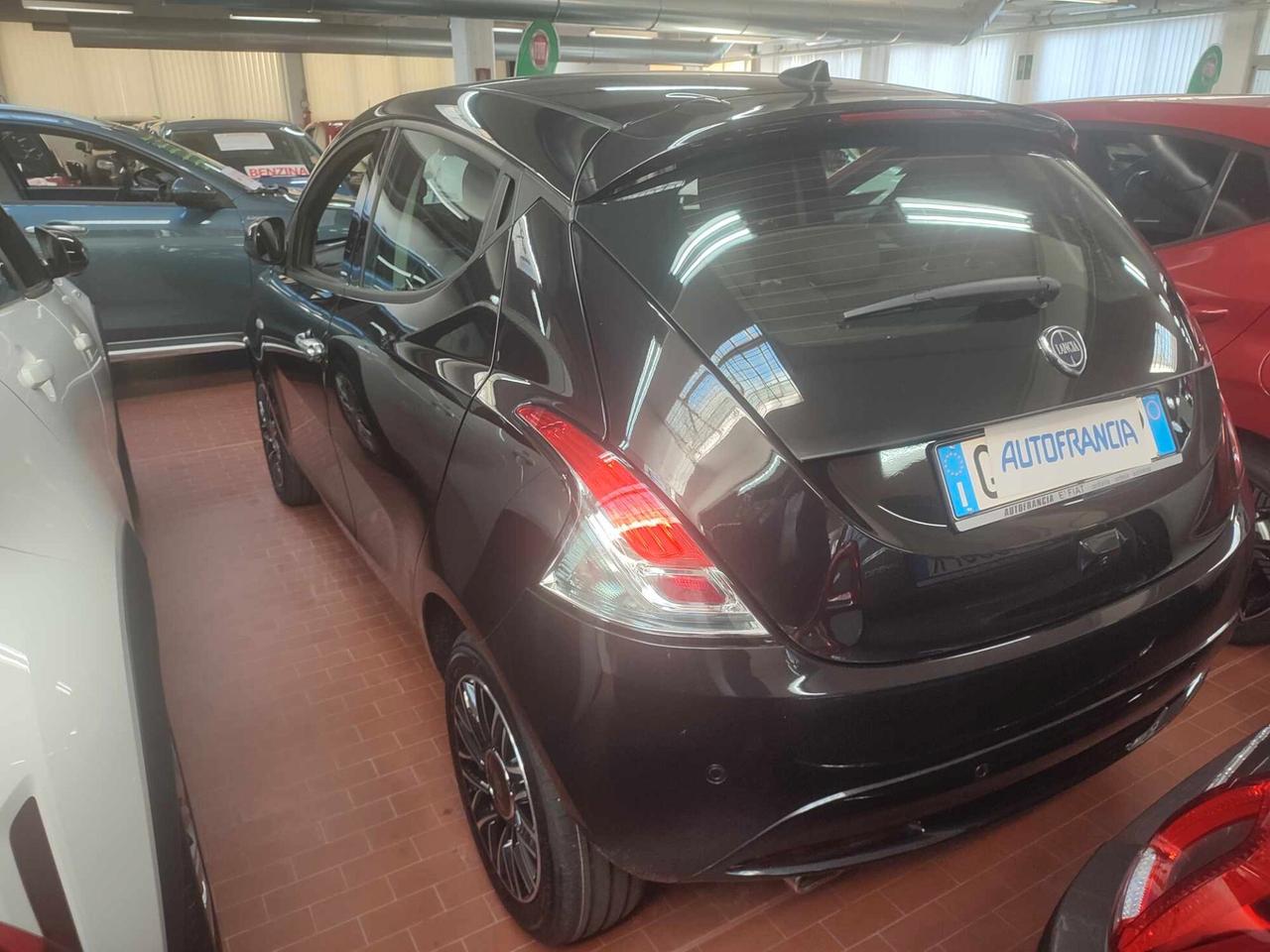 Lancia Ypsilon 1.0 FireFly 5 porte S&S Hybrid Platino