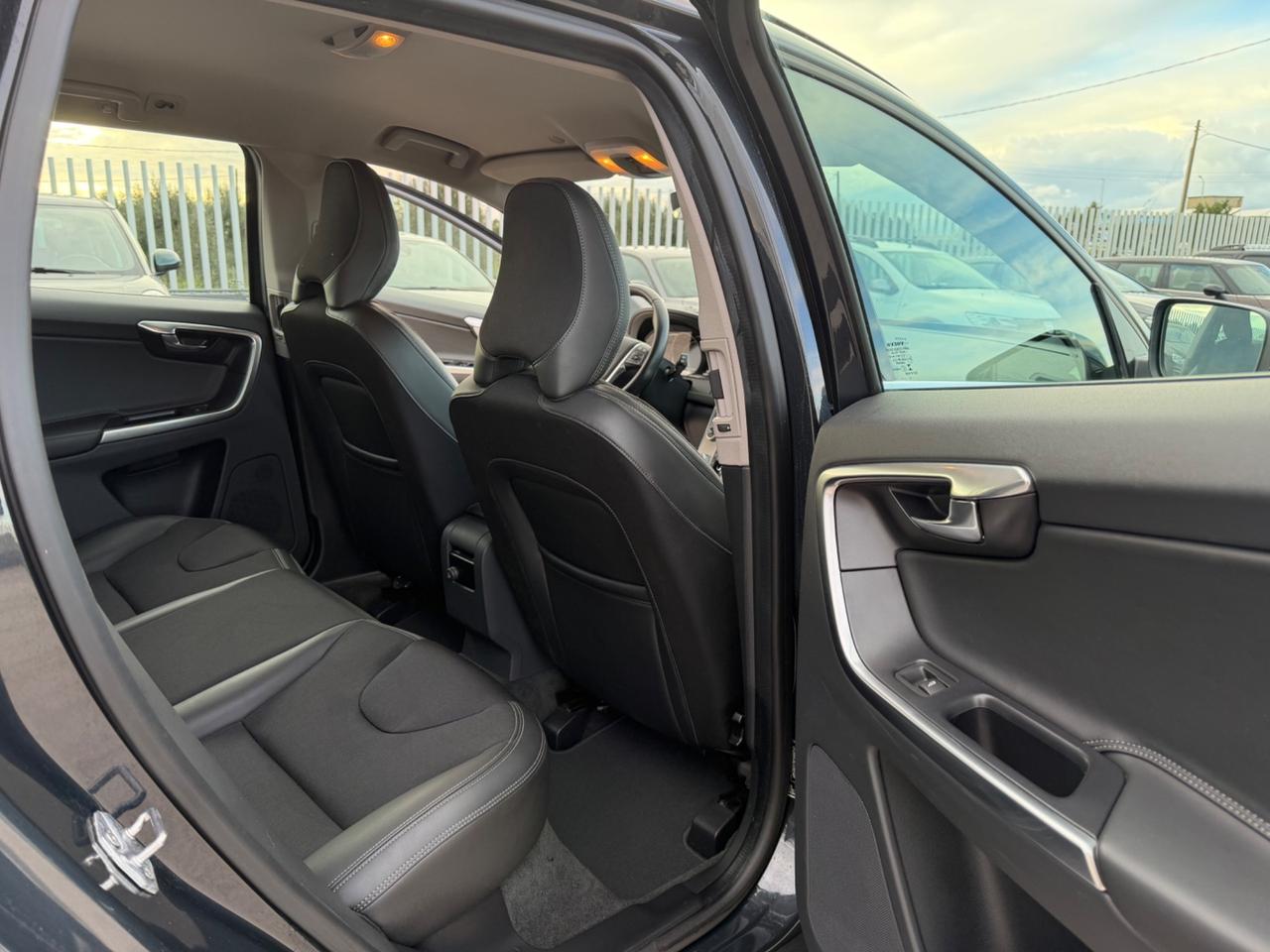 VOLVO XC 60 2.0 D3 150CV GEARTRONIC MY17 69000KMM