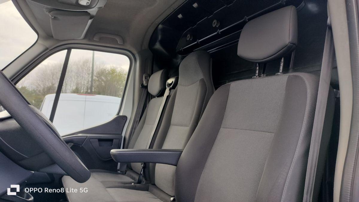 RENAULT master T35 2.3 dci 130cv L3H2 Ice E6 master T35 2.3 dci 130cv L3H2 Ice E6