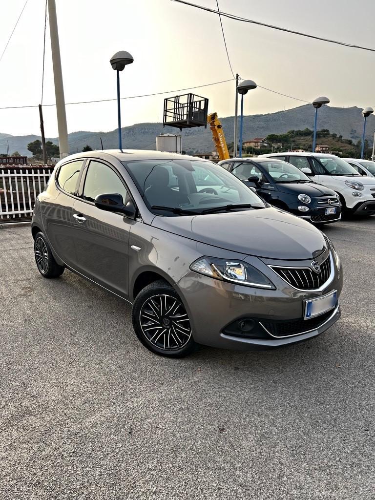 Lancia Ypsilon 1.0 Hybrid 2021