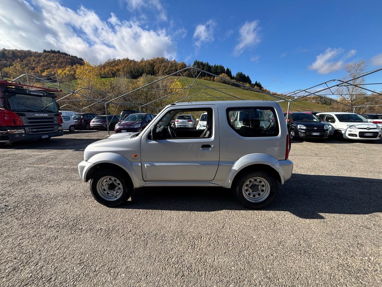 Suzuki Jimny 1.5 DDiS cat 4WD SOLO PER OPERATORI DEL SETTORE.