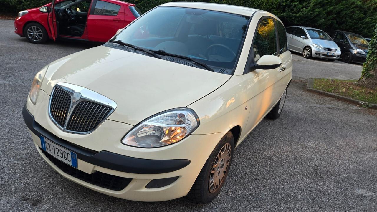 Lancia Ypsilon 1.2 Neopatentati 104600Km Euro4