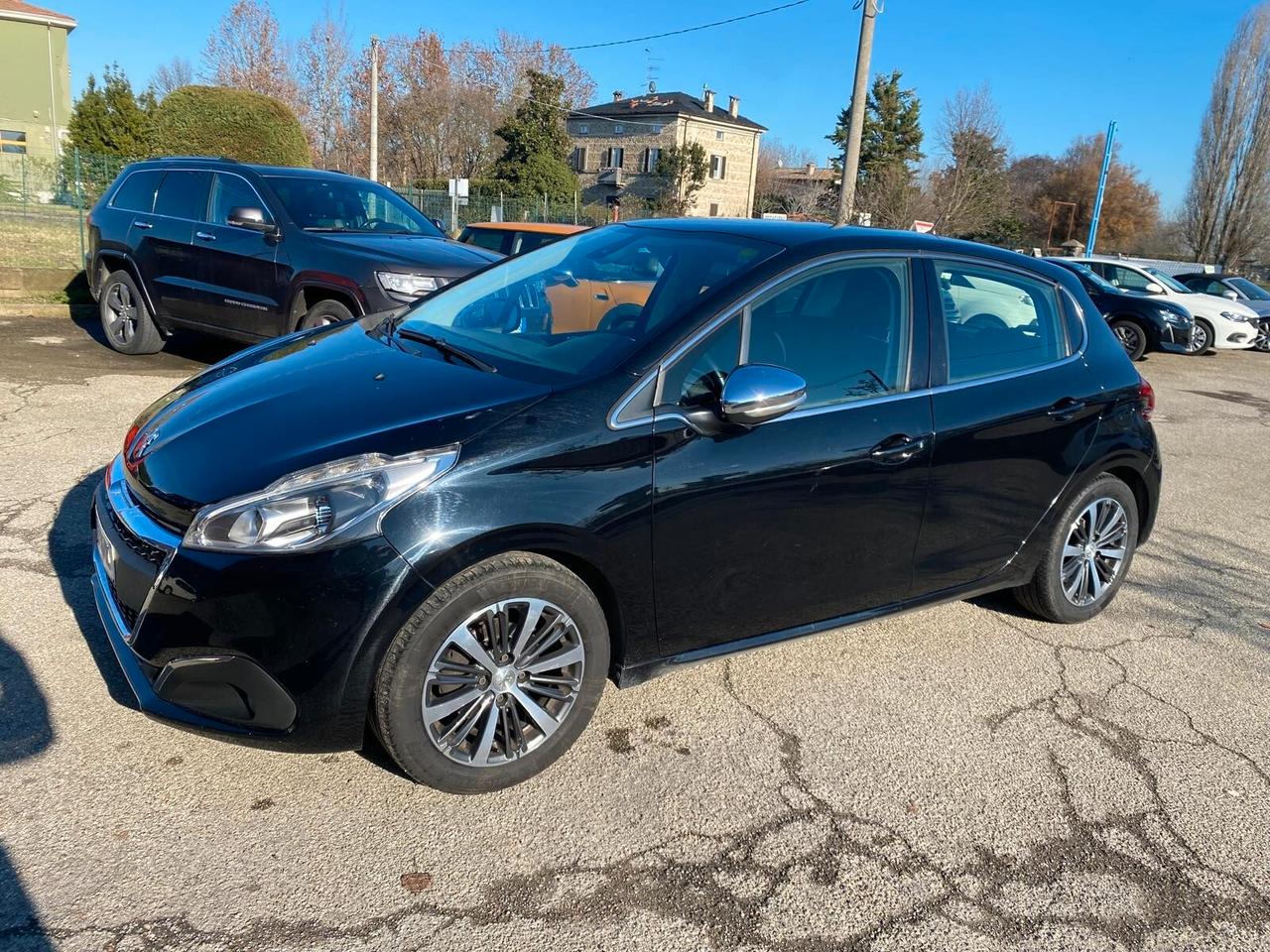 Peugeot 208 PureTech 82 5 porte Allure