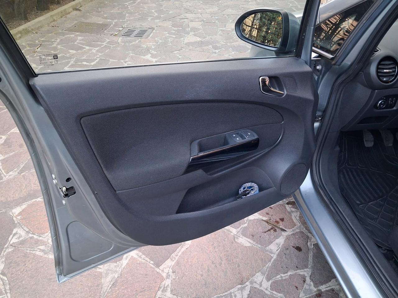 Opel Corsa 1.2 85CV 5 porte GPL-TECH Edition